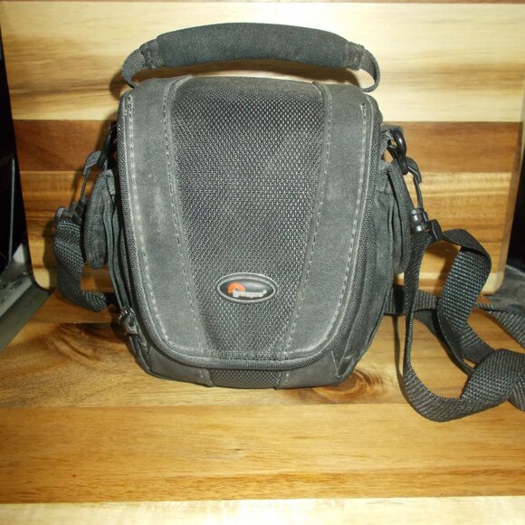 Lowepro Small Camera Bag - Picture 1 of 9